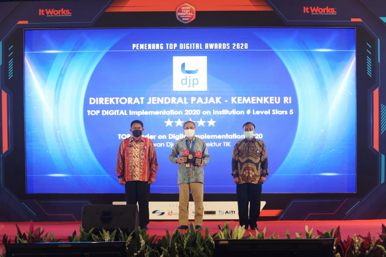 Direktorat Jenderal Pajak menerima dua penghargaan dalam acara Top Digital Award 2020 di Jakarta.