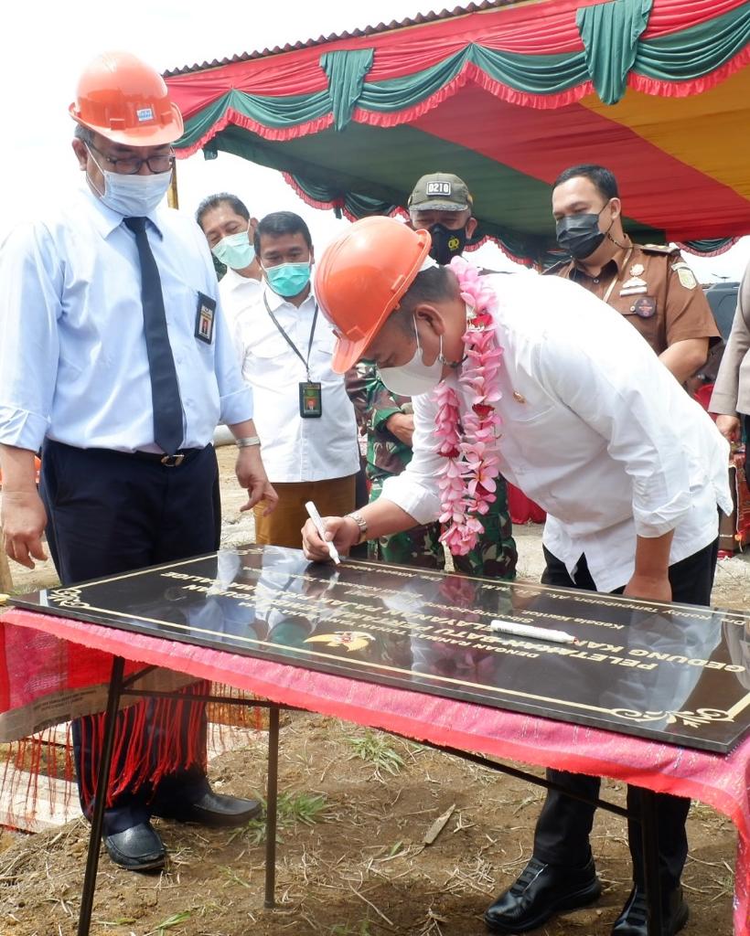 Menteri Keuangan Sri Mulyani menyampaikan sambutan