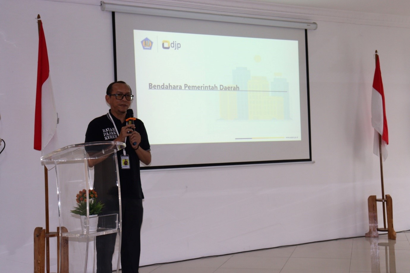 Kepala KPP Pratama Medan Polonia membuka kegiatan bimbingan teknis