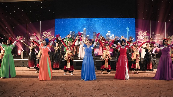 Penampilan Finalis Menari