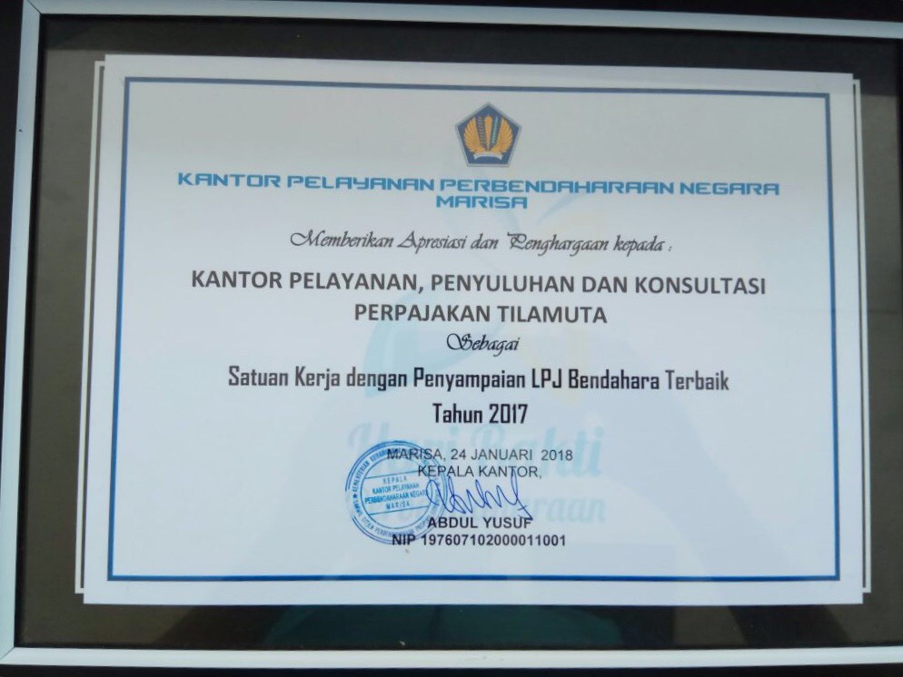 Penghargaan Satuan Kerja dengan Penyampaian LPJ Bendahara Terbaik