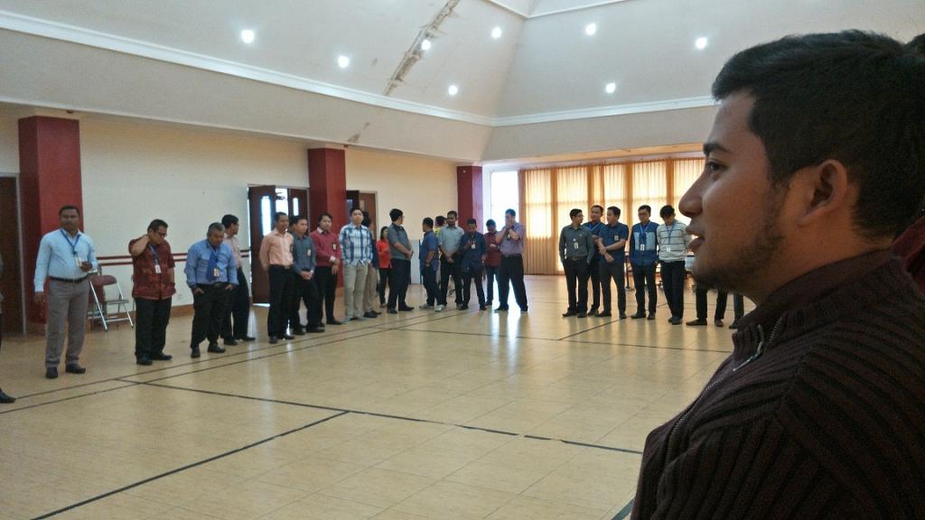 Pegawai KPP Pratama Timika berkumpul mengikuti morning activity