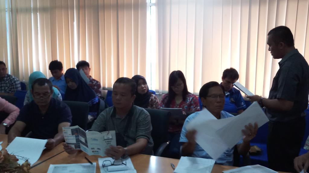 Salah satu peserta bertanya kepada pemateri tentang ketentuan penggunaan Tarif PPh dalam menghitung PPh Terutang