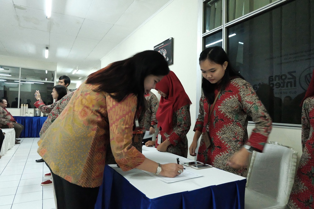 undangan mengisi daftar hadir pencanangan pembangunan zona integritas menuju WBK