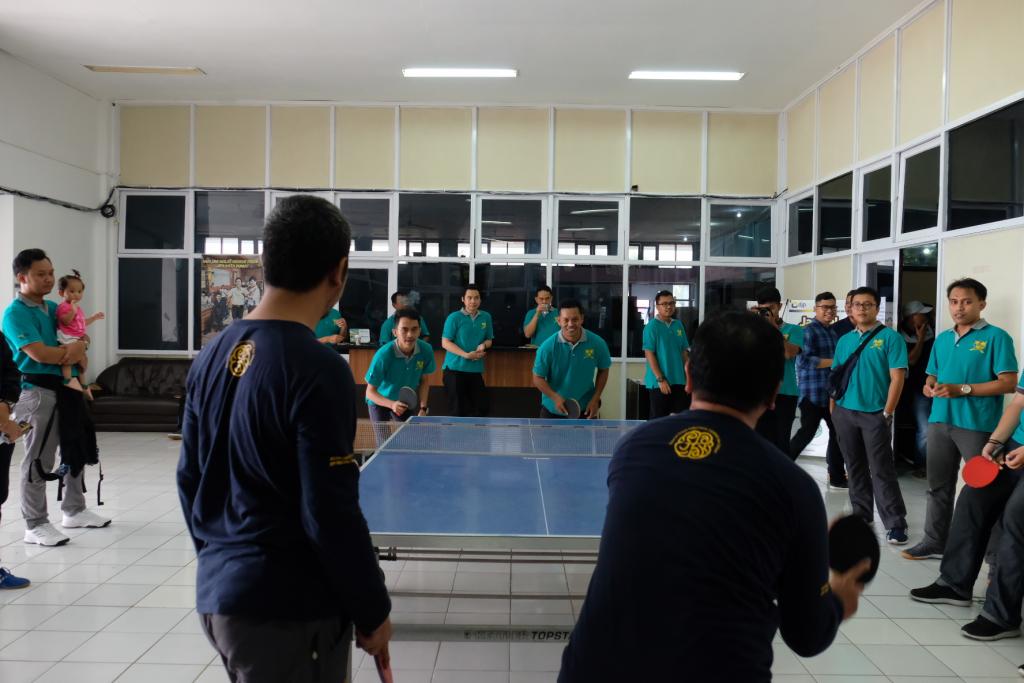 Peserta pertandingan tenis meja