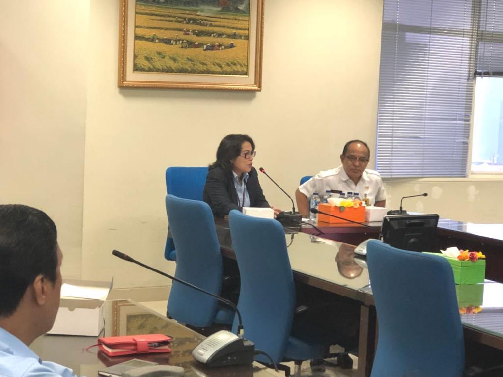 Judiana Manihuruk memberikan sambutan sebelum penyampaian materi inti.