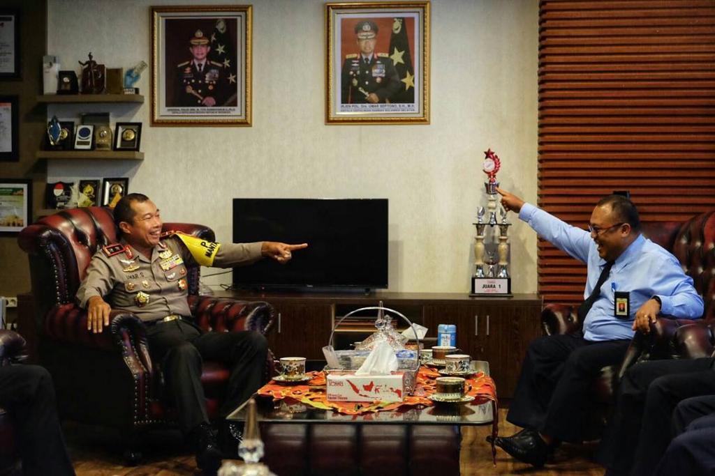 Keakraban Kakanwil DJP Sulselbarta dengan Kapolda Sulsel