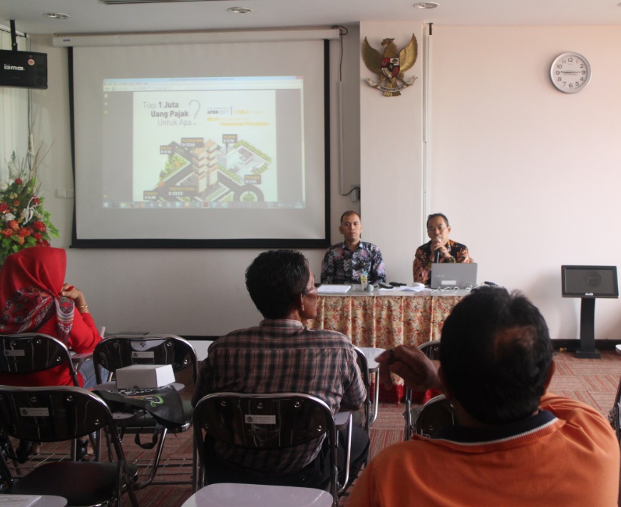 Tim Penyuluh KPP Pratama Balikpapan menjelaskan pajak secara umum