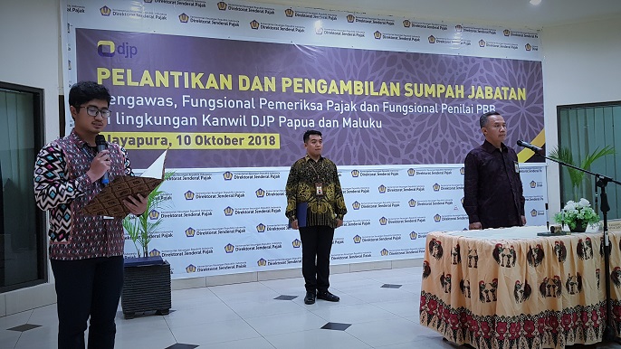 Kepala Kanwil DJP PaMalu Wansepta Nirwanda memimpin acara Pelantikan dan Pengambilan Sumpah Jabatan