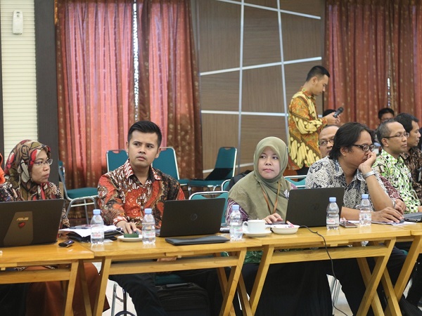 Antusiasme peserta mendengarkan penjelasan pemateri