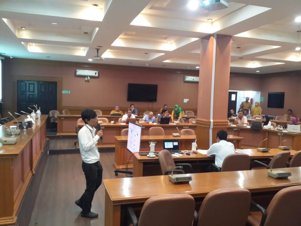 Penyampaian materi oleh Tim Penyuluh KPP Pratama Medan Polonia, Esmil Saleh Dalimunthe