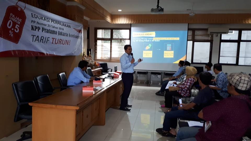 Febri Eriyanto, Account Representative KPP Pratama Jakarta Kembangan menyampaikan pokok-pokok perubahan yang termuat dalam PP Nomor 23 Tahun 2018.