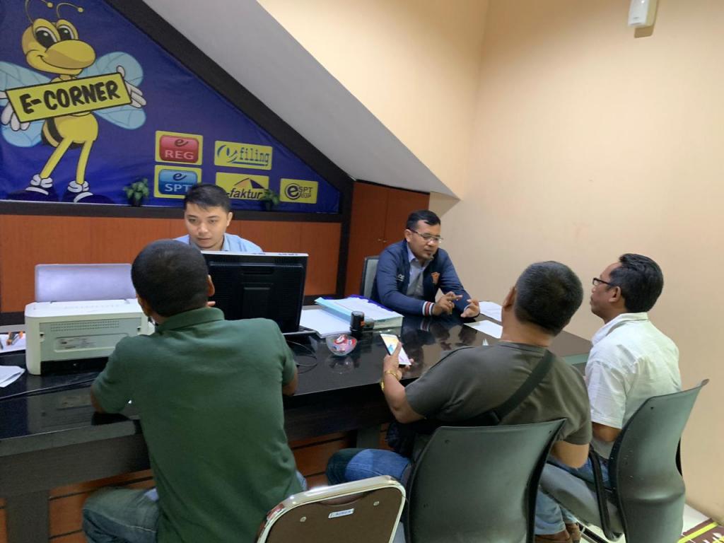 Wajib Pajak antusias melaporkan SPT Tahunan di KPP Pratama Bangkalan.