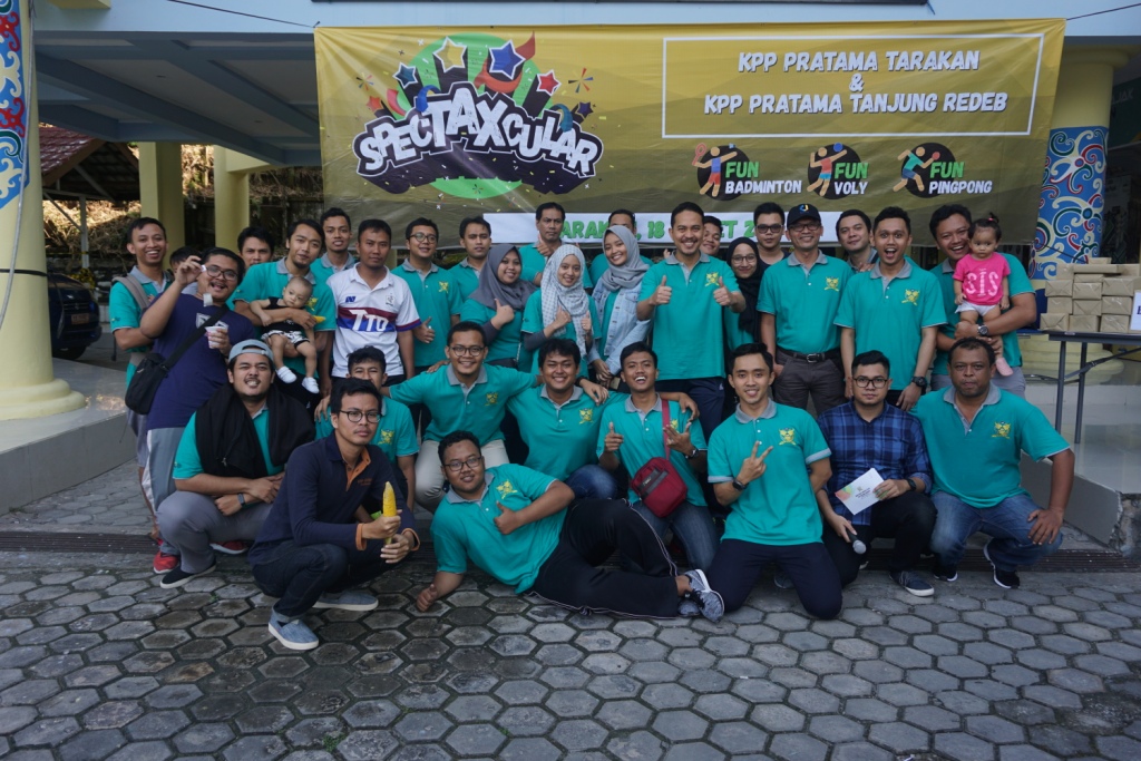 Sesi foto bersama setelah acara selesai