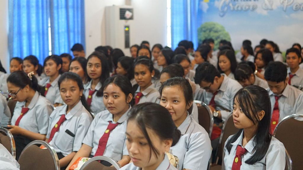 Para peserta yang mengikuti seminar