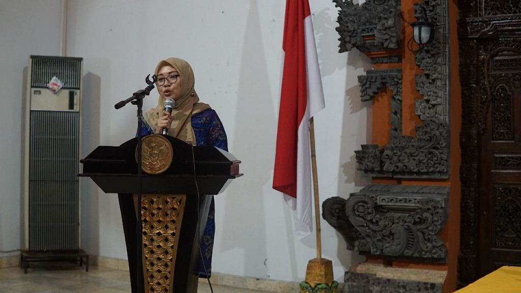 Kepala Bidang P2Humas Riana Budiyanti memberikan sambutan