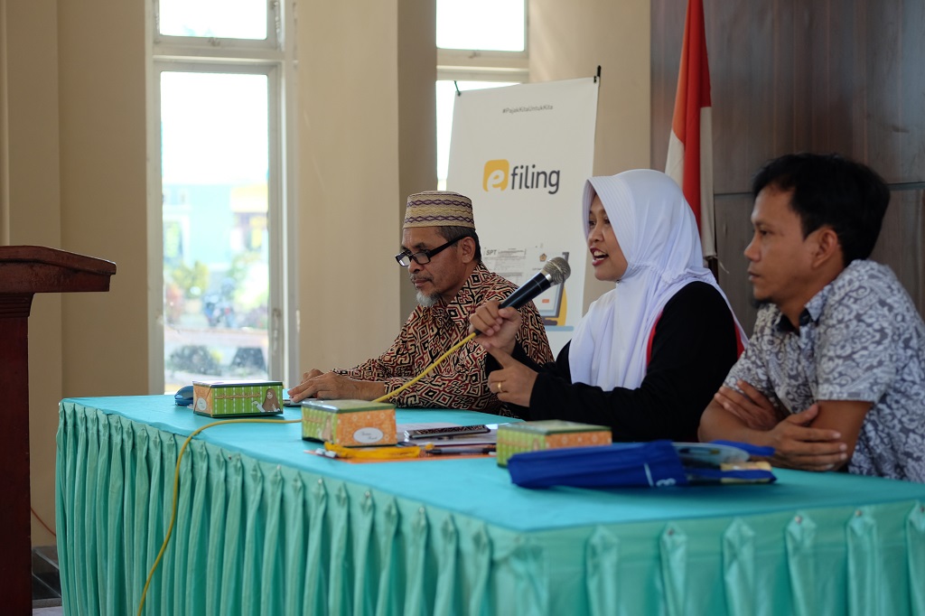 Sambutan oleh Camat Tomoni