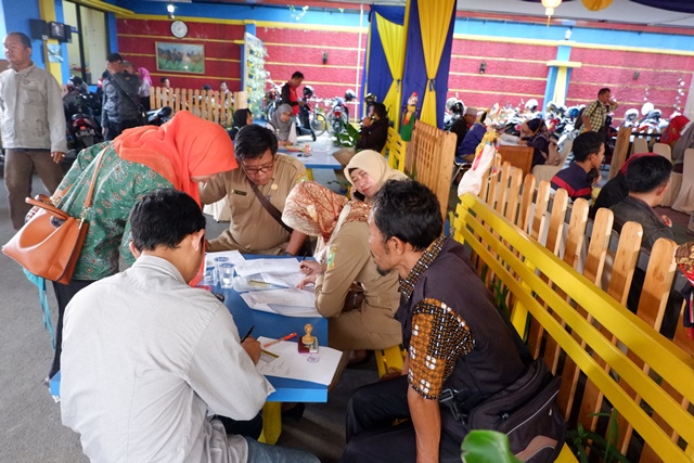 Wajib pajak mengisi formulir SPT Tahunan Badan