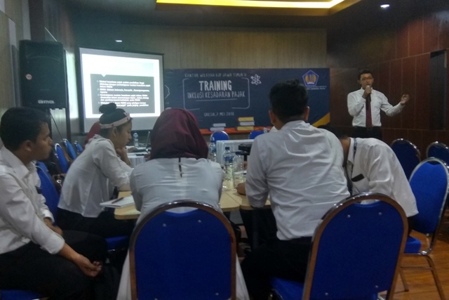 Argo Ginanjar Briliawan, Penelaah Keberatan Seksi Keberatan, Banding, dan Pengurangan III Kanwil DJP Jawa Timur II membawakan materi Membuat Rancangan Pembelajaran. Pada sesi ini fasilitator dituntut untuk merancang bahan ajar selayaknya dosen di perguruan tinggi. Sesi ini ditutup dengan pemutaran video motivasi dan tanya jawab.