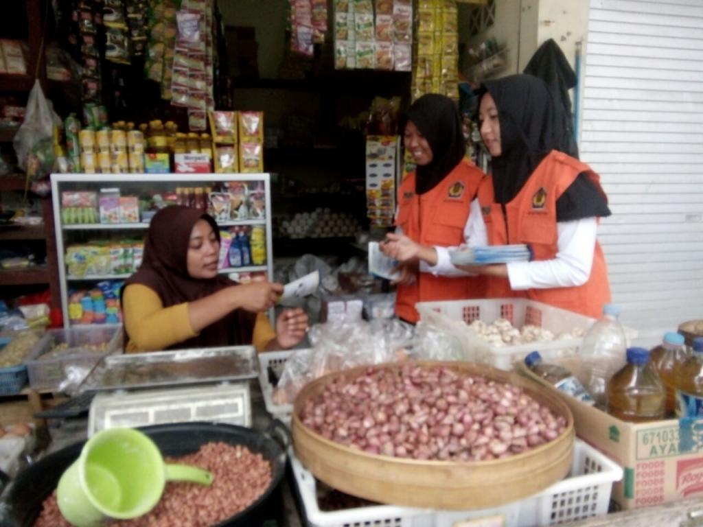 Pembagian Brosur PP46 dan e-Billing di Pasar Minulyo