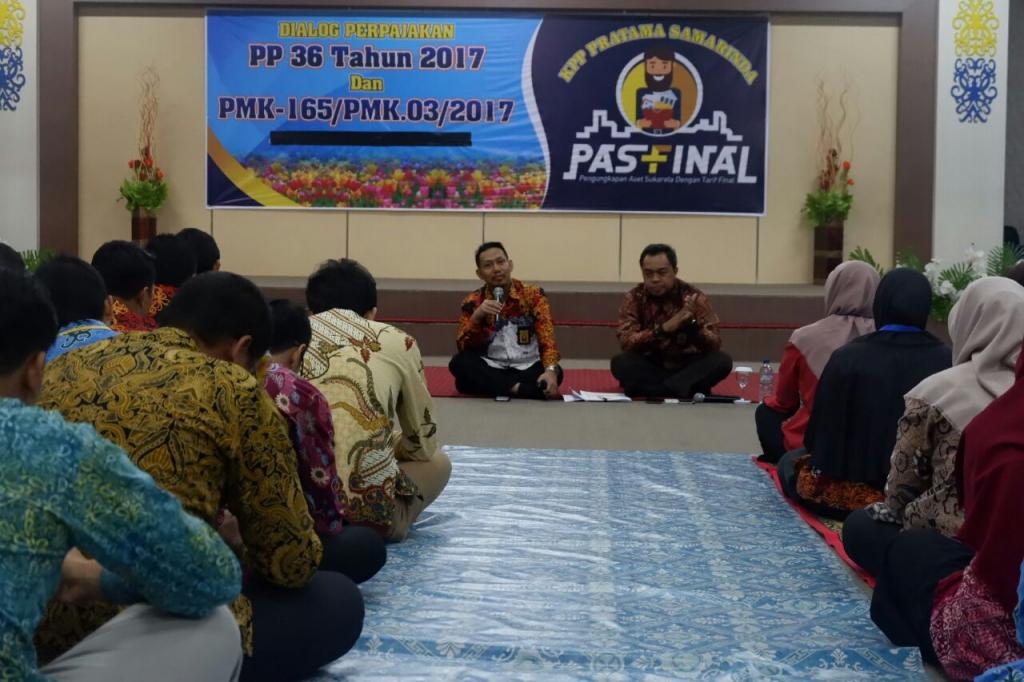 Penyampaian materi pembinaan awal tahun tentang beberapa sektor prioritas di Samarinda.