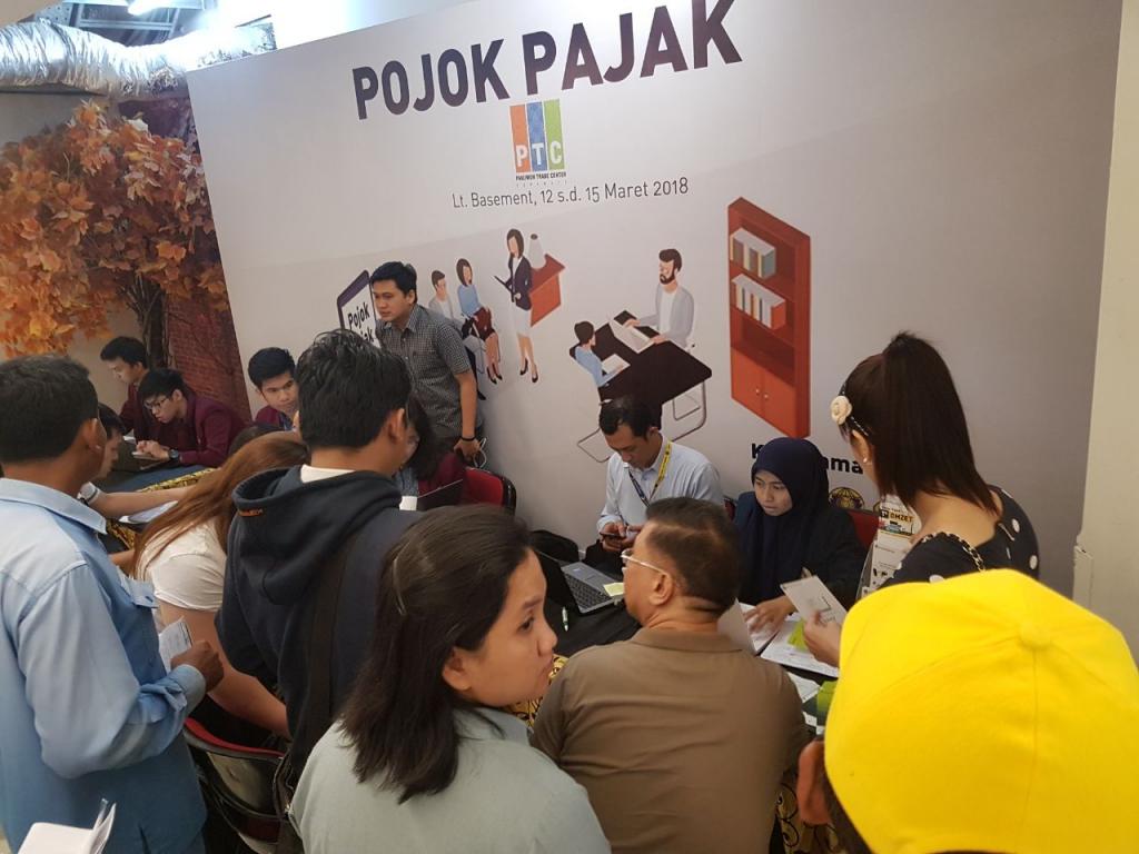 Asistensi Layanan SPT Tahunan PPh Orang Pribadi melalui e-Filing oleh Mahasiswa di Pojok Pajak