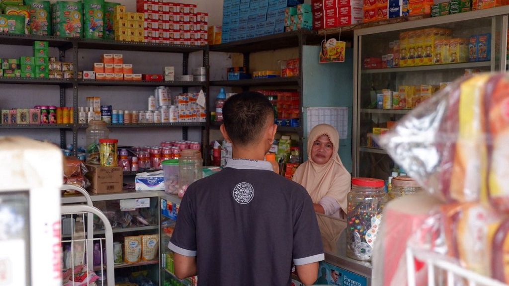 Pegawai KP2KP Malili memberikan penjelasan mengenai PP 23 Tahun 2018