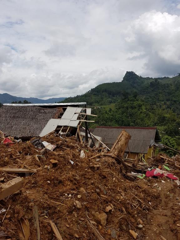 Situasi saat ini do lokasi bencana longsor Kp. Cimapag, Desa Sirnaresmi, Kec. Cisolok, kab. Sukabumi