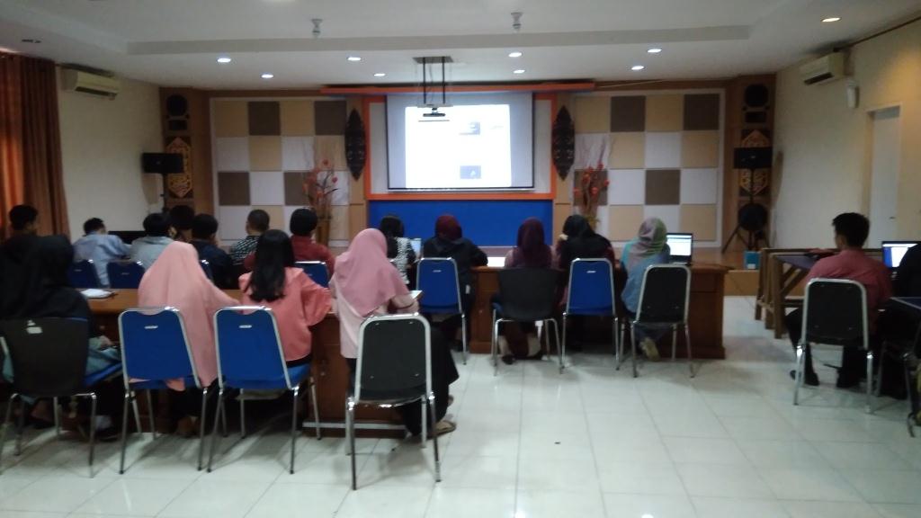 Suasana Kelas Pajak di Aula KPP Pratama Tenggarong.
