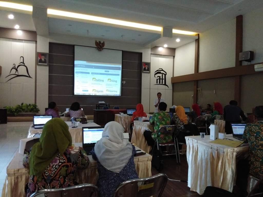 Pemaparan Tatacara Pelaporan SPT Tahunan Melalui Efiling oleh Pemateri.