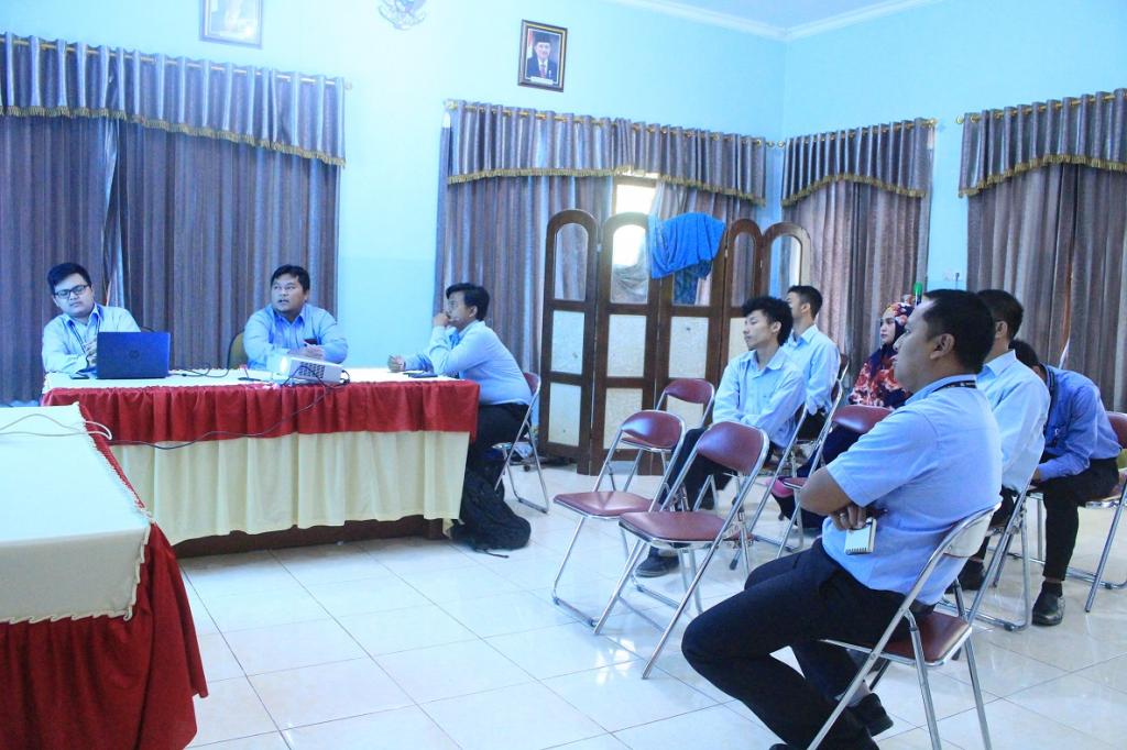 Acara In House Training di aula KP2KP Bungku