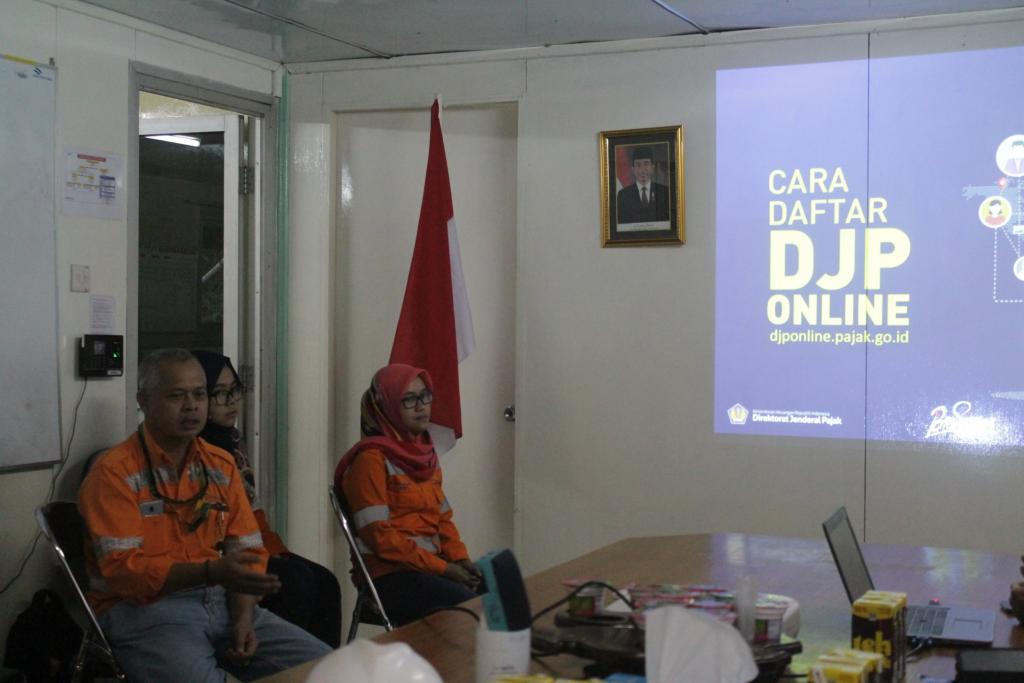 Kepala Bagian dari PT Dire Pratama memberikan sambutan.