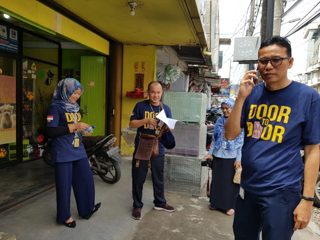 Pendataan pedagang hewan peliharaan dan aksesorisnya di sepanjang Jalan M.H. Thamrin.