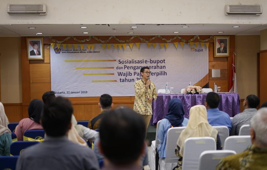 Penyampaian Materi oleh Account Representative KPP PMA Empat