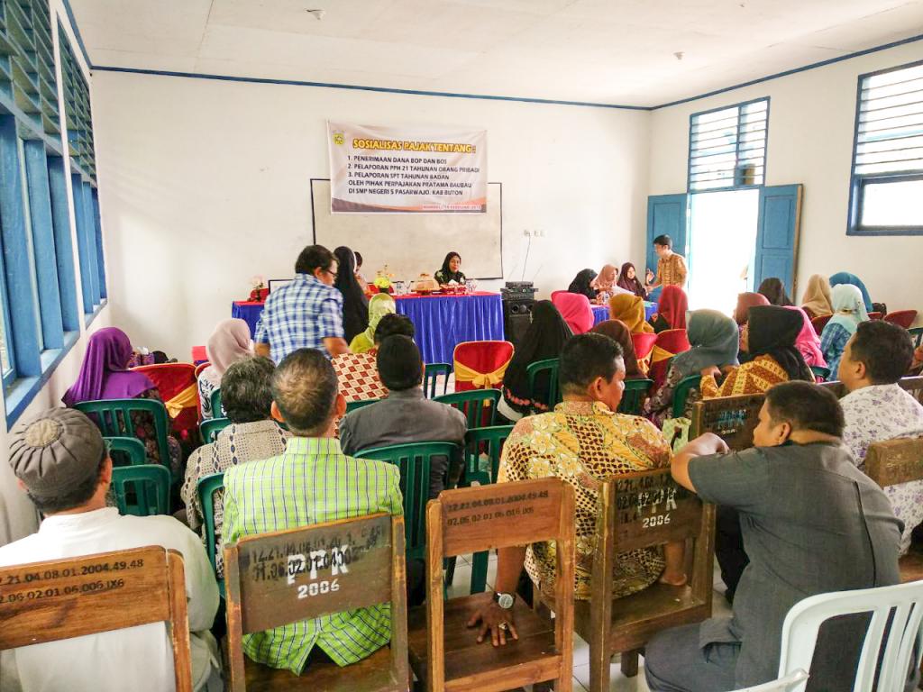 Suasana Sosialisasi di SMPN 5 Pasarwajo