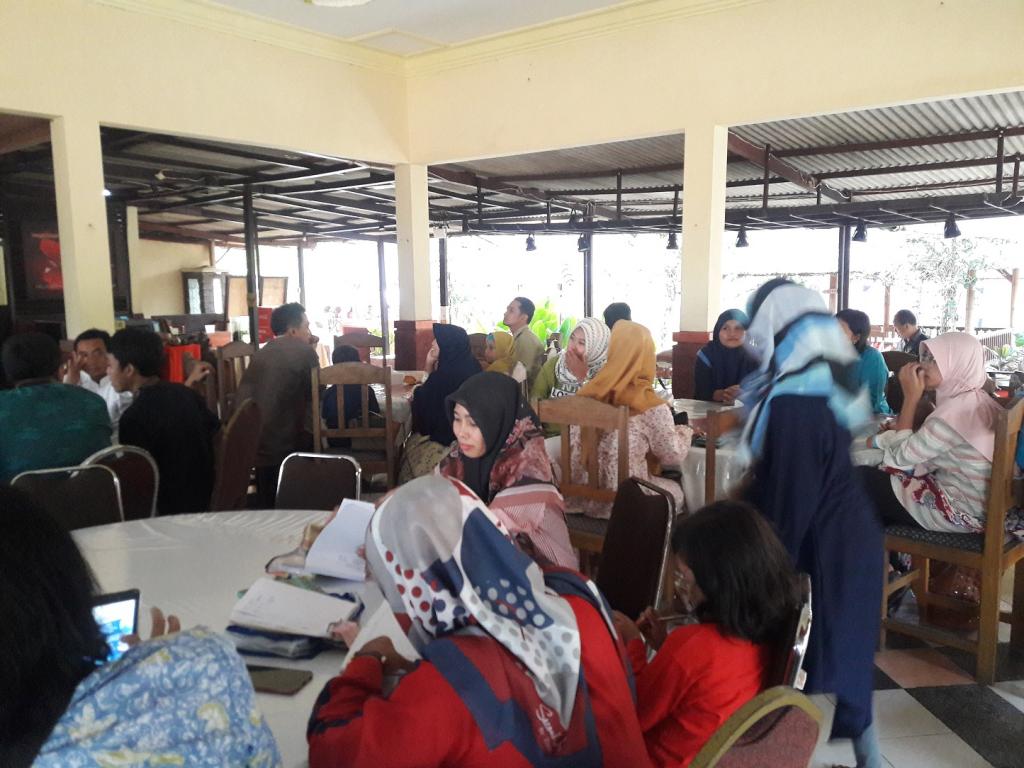 KP2KP Pacitan Adakan Sosialisasi Perpajakan Apoteker di Sea View, Pacitan (Rabu, 6/6)
