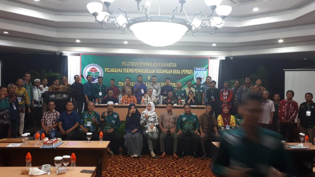 Penyuluhan kewajiban pajak Desa dalam Pelatihan Teknis PTPKD se Kec. Sungai Tabuk