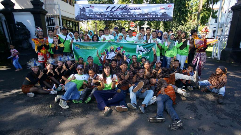 Melibatkan 40 peserta drumblek, pawai dimulai dari jalan Patimura menuju Lapangan Pancasila. Pawai bertajuk Spectaxcular 2018 ini juga diikuti oleh pegawai yang turut menyosialisasikan e-Filing dengan membagikan brosur dan souvernir kepada pengusaha dan warga di sepanjang jalan yang dilewati.