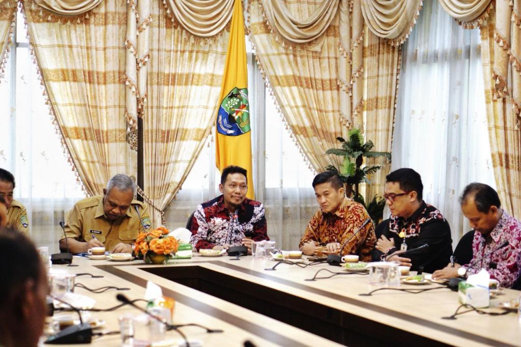 Suasana pengisian SPT oleh Bupati Bulungan