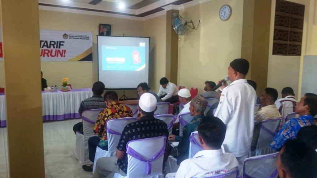 Terlihat wajib pajak UMKM mengajukan pertanyaan