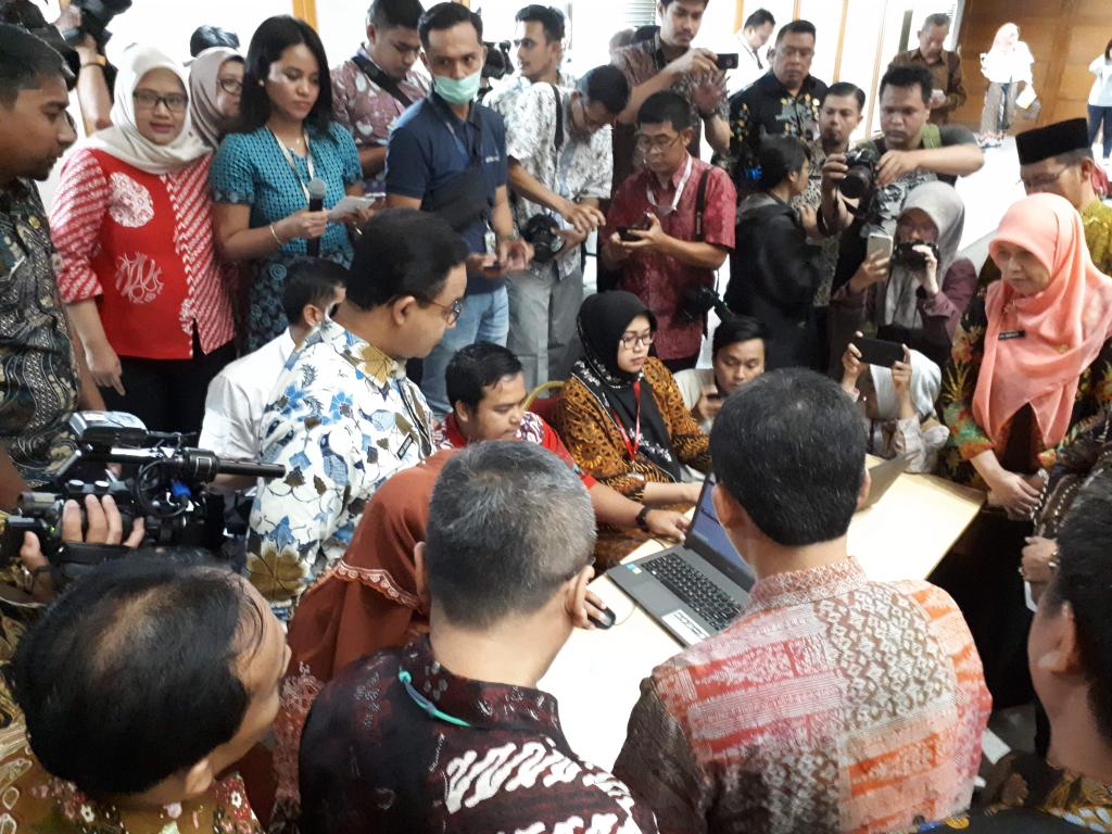 Pak Anies berkesempatan melihat uji coba sistem ini