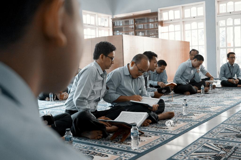Setiap pegawai membaca 1 juz Alquran