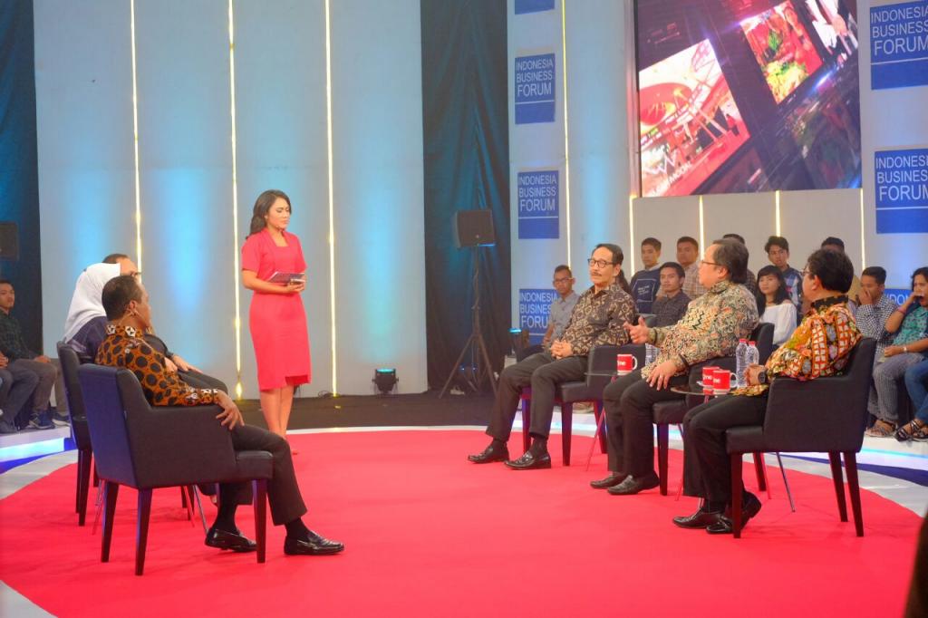 Dalam kesempatan tersebut, Yon Arsal melakukan pembahasan terkait ekonomi Indonesia pada tahun 2018.