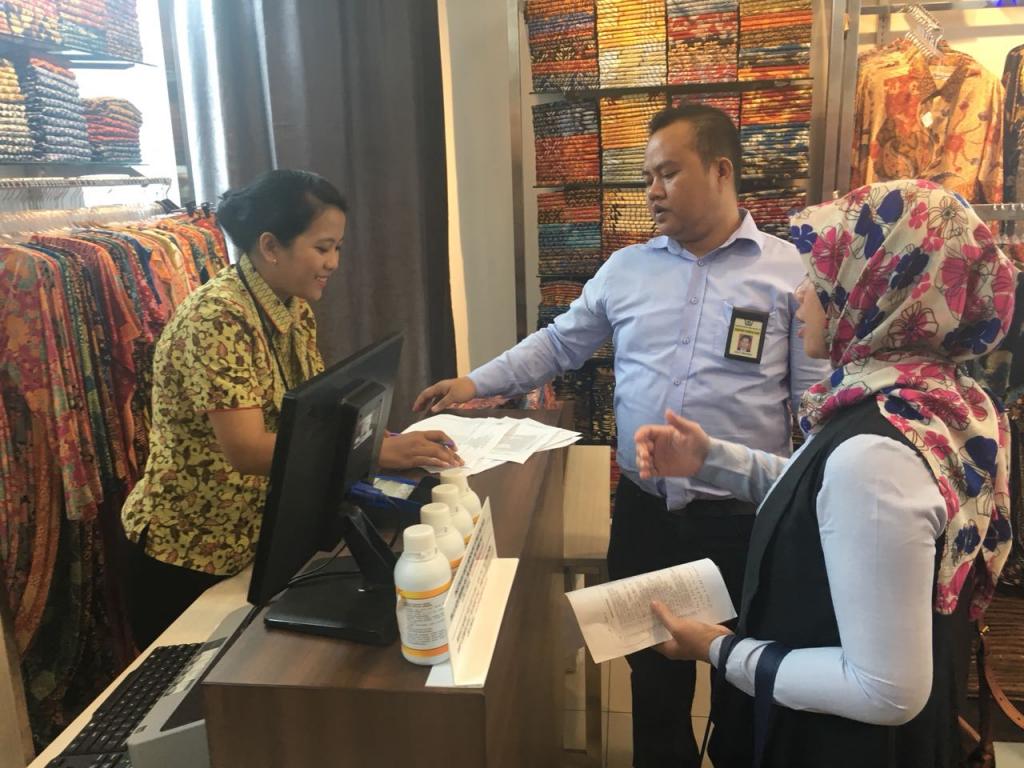 Wawancara dengan salah satu tenant.