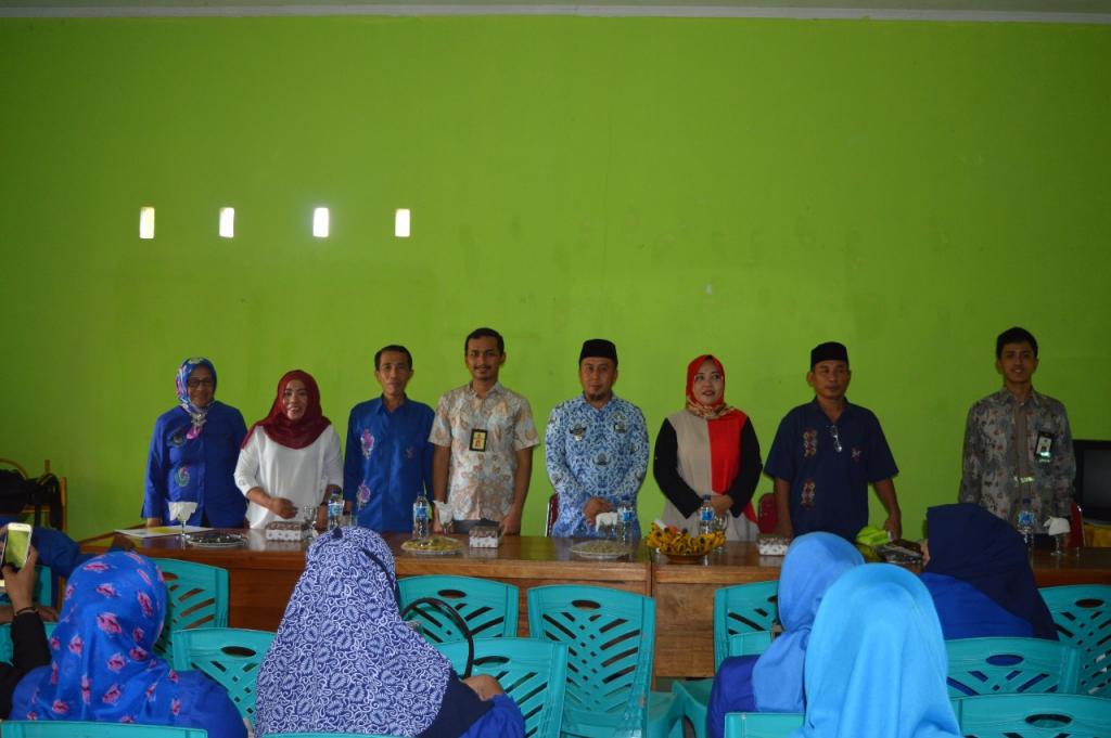 Foto bersama setelah acara selesai