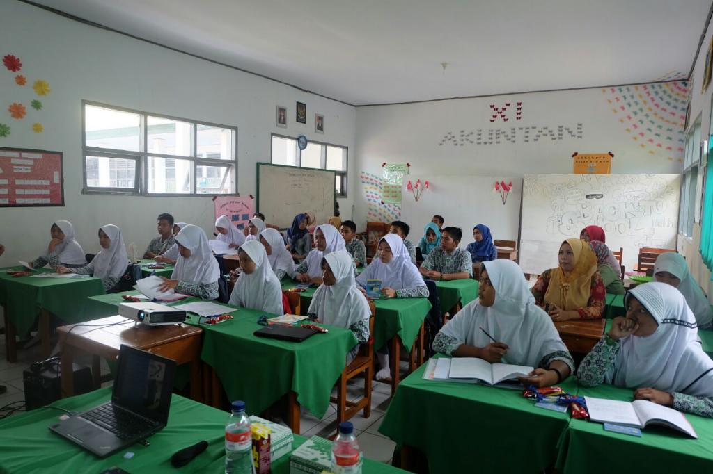 Suasana Sosialisasi di Ruang Kelas SMK Muhammadiyah Marioriwawo