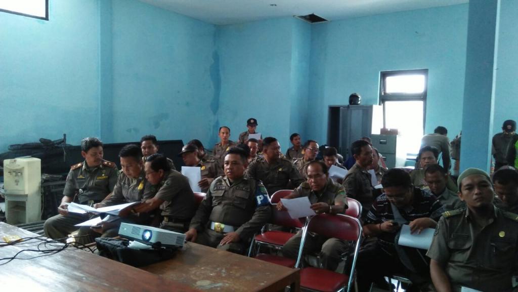 Suasana di aula Kantor Polisi Pamong Praja