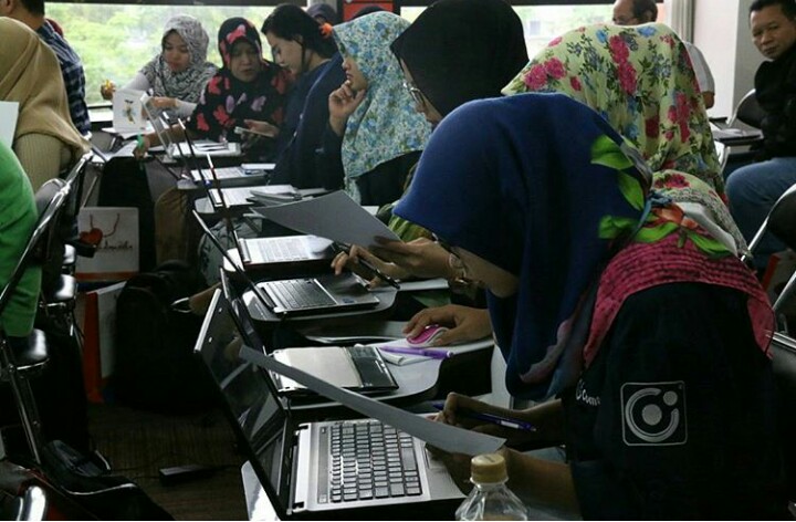 Wajib pajak mempraktekkan pengisian SPT 1771