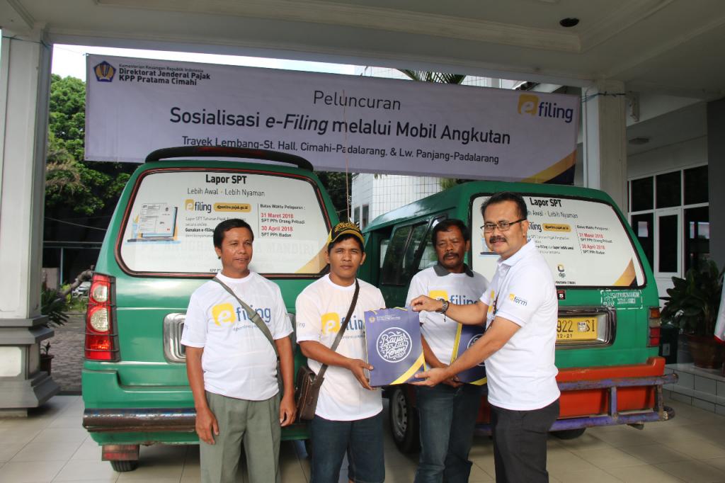 Penyerahan Apresiasi kepada Pengemudi Angkutan Umum