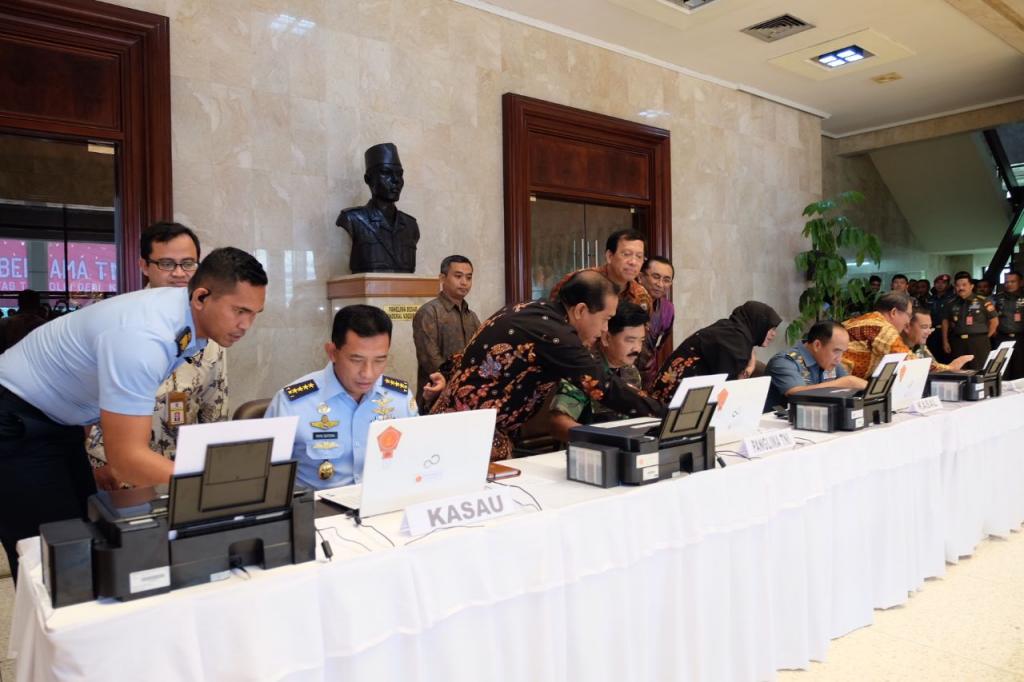 Hal ini dikarenakan penerimaan pajak lebih dari 70% APBN dan digunakan untuk membiayai belanja negara seperti pembangunan, infrastruktur, juga belanja pegawai seperti gaji anggota TNI.